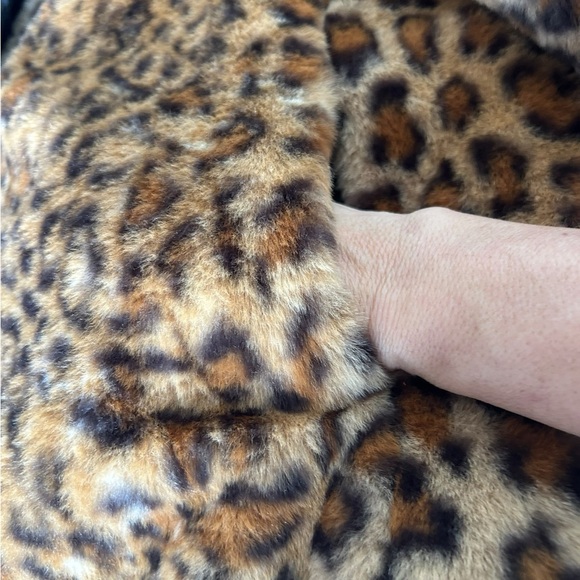 Women’s Leopard Print Retro Faux Fur Jacket Coat – Size Medium - Picture 9 of 12